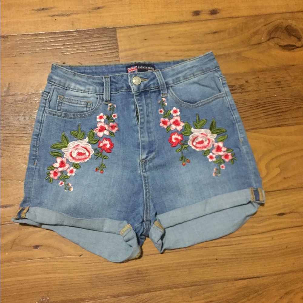 🌞stretchy embroidered shorts